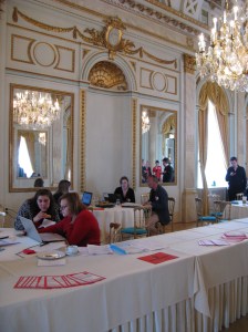 Collection day in the Antwerp Royal Palace, organised by Vredescentrum