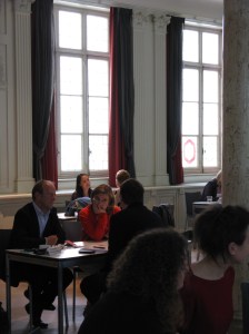 Geert and Pascale (France) listen attentively to Stephen. Edith (The Netherlands) in the background.